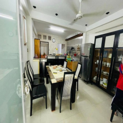 ÔTô 7 Chỗ Đỗ Trong Nhà- TRẦN HƯNG ĐẠO- Q.1- 4mX21m- 5 Tầng Vuông Vức