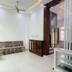 Bán biệt thư giá tốt KDC Him Lam Quận 7- DT 10X20M, Hầm trệt 3 tầng