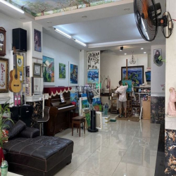 Cho thuê nhà nguyên căn mặt tiền Lạc Long Quân, P.5, Quận 11