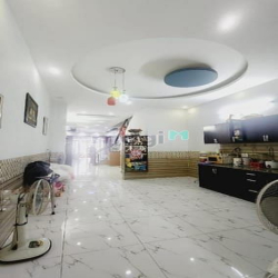 Bán nhà 3 tầng 4x20m hẻm ô tô Dương Bá Trạc trung tâm Q8 giá 11 tỷ nhỏ