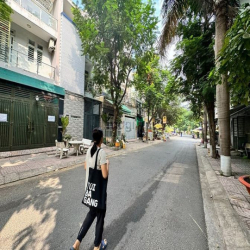 Bán nhà Đặng Thùy Trâm 4,5x16m ngay ĐH Văn Lang - giá 8,7 tỷ TL