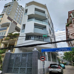 Cho thuê nhà góc 2MT Nguyễn Cửu Vân, Bình Thạnh, Hầm 6 tầng, thang máy
