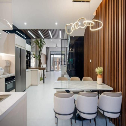 *bán nhà mặt tiền lạc long quân, ngay cây xăng (150tr/m2) chợ tân bình