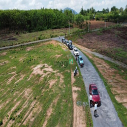 2220m2 ngang 25m, 2 mặt tiền, đường nhựa tới đất ,cách Quốc Lộ 51 3km