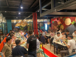 Cần sang quán ăn vị trí đẹp đường Song Hành Q2. Giá sang 2 tỷ VND.