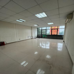 Cho thuê văn phòng giá rẻ tại Vạn Phúc, sàn 80 m2/tầng, thông sàn