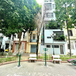 Bán Biệt thự liền kề quận Cầu Giấy, phố hoàng Đạo Thúy 128m2 có 2 Mt