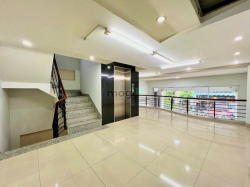 cho thuê mặt bằng 150m2 tầng trệt và lửng nhà phố hưng phước, quận 7
