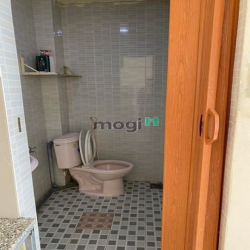 Phòng Đẹp Giá Rẻ Có Nội Thất WC Riêng View sân thượng