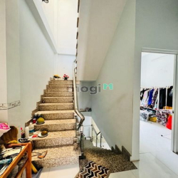 Bán nhà sổ hồng riêng trung tâm biên hòa chỉ 2,2 tỷ, 3 tầng kiên cố