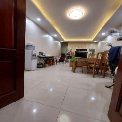 Chính chủ bán gấp căn hộ tập thể Láng Hạ 90m2 - Sổ đỏ chính chủ