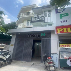Bán nhà mặt tiền Phạm Hữu Lầu vị trí đắc địa cách PMH 500m giá 14.7 tỷ