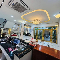 Bán Biệt Thự mới Đường Nguyễn Thị Thập Trung tâm Q7 giá chỉ 16 tỷ mấy.