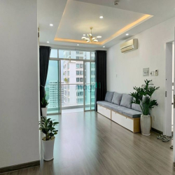 Bán căn hộ 3PN 126m2 View nhìn hồ bơi nhà decor mới 100%