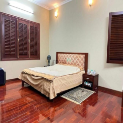 Bán căn BT Vườn Đào Khu VIP diện tích 195m MT 13m