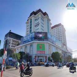 Văn phòng cho thuê 200 500m2 1000m2/sàn, hạng A, B có bãi đỗ xe rộng r