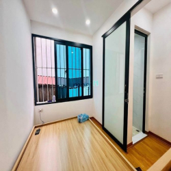 Giá Cực Tốt! Bán căn Tập thể Mặt phố Vũ Trọng Phụng - 50m x 2 Ngủ!