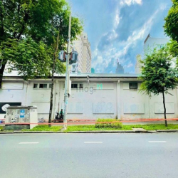 Cho thuê nhà 33 Lê Thánh Tôn, Bến Nghé Quận 1 (1500m2 - Trệt + lầu)