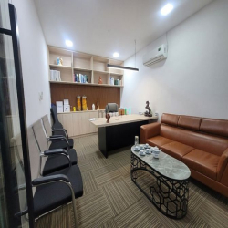45 Triệu - Sẵn Bàn Ghế Vào Làm Việc Được Ngay - Tại Văn Phòng Sala Q2.