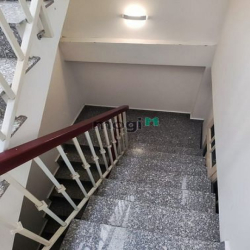 Nhà BTCT 4 tầng mặt tiền đường, gần phố ẩm thực Cư xá Phú Lâm B