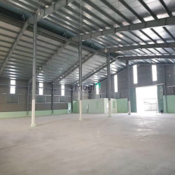 Kho cho xưởng 1400m2 thuê gần ngã tư Hóc Môn đường Lê Lợi.