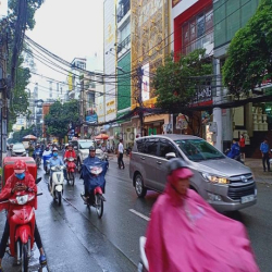Cho thuê nhà 2 Mặt Tiền Võ Văn Tần, Quận 3.Giá 170 triệu