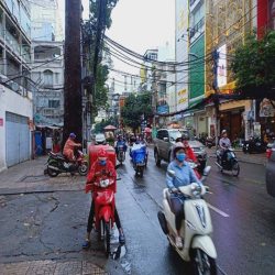 Cho thuê nhà 2 Mặt Tiền Võ Văn Tần, Quận 3.Giá 170 triệu