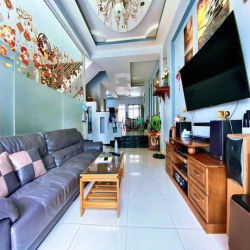 Giảm 1 tỷ 3 chỉ còn 7.2 tỷ, Nhà đẹp 2T, 130m2, Lê Văn Việt, Quận 9,HXH