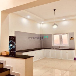 Phá sản bán gấp nhà Tạ Uyên 60m2/ 715 triệu gần bệnh viện Chợ Rẫy