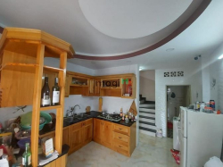 Bán nhà CMT8 Quận 10, 38m2 4.2x9, 5 tầng mới đẹp, gần Metro, 5.2 tỷ TL