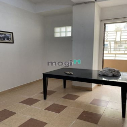 Cần cho thuê căn hộ Khánh Hội 1, Q.4: 106m2, 3PN, 2 Tollet, nhà trống