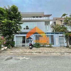 ?VILLA có hầm ngay sau SONG HÀNH 12X20 giá  45TR