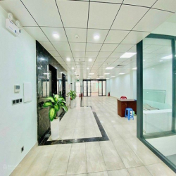 ngang 10m đường Võ Văn Tần, Quận 3, giá 45 triệu/tháng