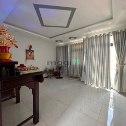 Nhà chính chủ 3 Tầng, HXH, 44m2 nở hậu, Sổ 2024, Giá 4,85 tỷ.