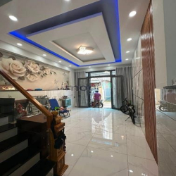 Nhà chính chủ 3 Tầng, HXH, 44m2 nở hậu, Sổ 2024, Giá 4,85 tỷ.