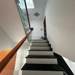 Nhà chính chủ 3 Tầng, HXH, 44m2 nở hậu, Sổ 2024, Giá 4,85 tỷ.