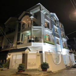 CHDV đường nhựa 10 m, dân trí cao toàn nhà cao tầng. Thuê khoán 30 tr.