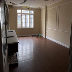 Cho thuê nhà riêng ngõ 132 Võ Chí Công diện tích 60m2 x 7 tầng mt 5m