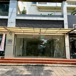 CHO THUÊ shop 7,6x13m (100m2) mặt tiền Nguyễn Văn Linh, Phú Mỹ Hưng