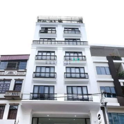 Cho thuê nhà mặt phố LÝ NAM ĐẾ, DT 80m2x9 tầng, MT 7m, Giá 120tr