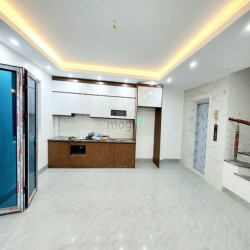Bán Nhà Giáp Bát - Hoàng Mai , DT 37m2 , 6T , MT 6m2 , Giá Hơn 5 Tỷ
