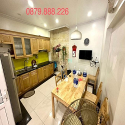 Cho thuê nhà 5 tầng-56m2 Sài Đồng để kinh doanh và ở có vỉa hè ô tô
