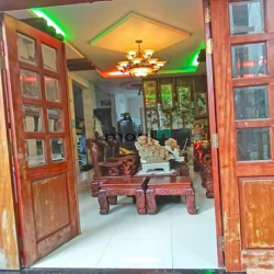 HÀNG VIP - Biệt thự 2 lầu áp mái hẻm xe hơi 458 Huỳnh Tấn Phát, Quận 7