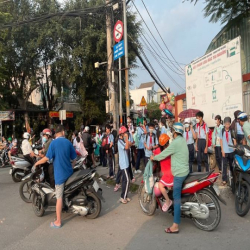 Sang gấp 16x66=1010m2 đất sổ riêng, ngay chợ, trường học dân cư đông