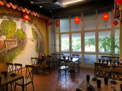 Sang nhượng Nhà hàng 18A Nguyễn Phong Sắc, Cầu Giấy, 350m2, hđ 10 năm.