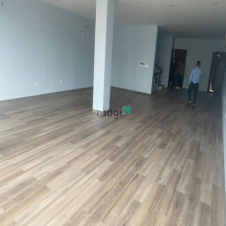 Nhà mới , MT Phan Đăng Lưu, ngang 8m , 200m2 sàn X3, thiết kế trống