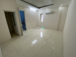 Cho thuê nhà  phố Trung Kính 60mx6t nhà mới đẹp giá 27tr/th