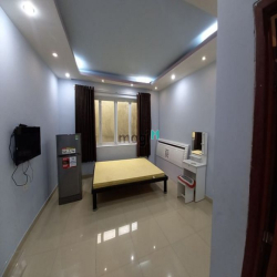 cần bán gấp nhà hẻm 8m Huỳnh Văn Bánh P12, Q, P