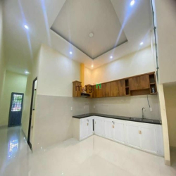 Bán gấp nhà ở Hà Huy Giáp quận 12, DT: 78.84m2, giá 2 tỷ 650tr, sổ sẵn