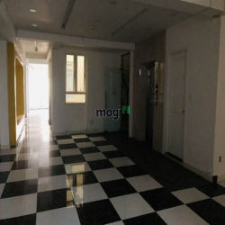 Cho thuê nhà MT hầm, 4 tầng, có thang máy, 7x24m, 600m2 giá 75tr (TL)